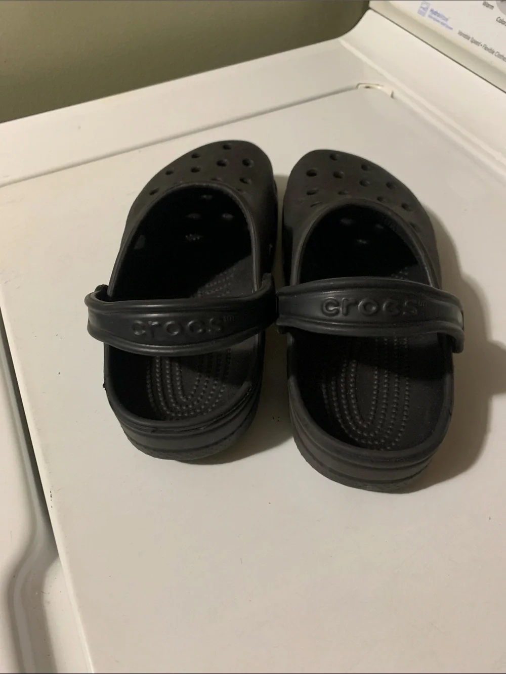 CROCS Classic Clog in Black